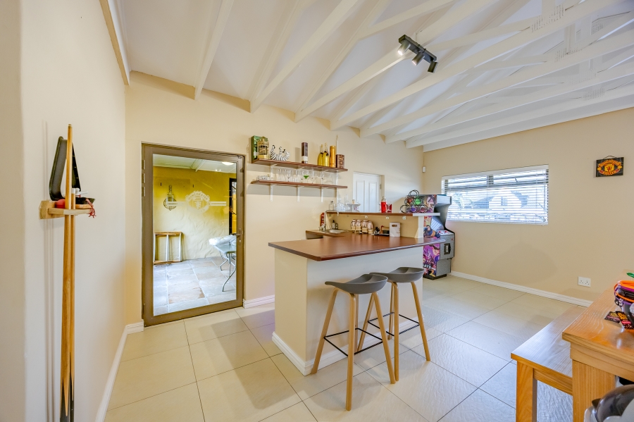 4 Bedroom Property for Sale in Flamingo Vlei Western Cape